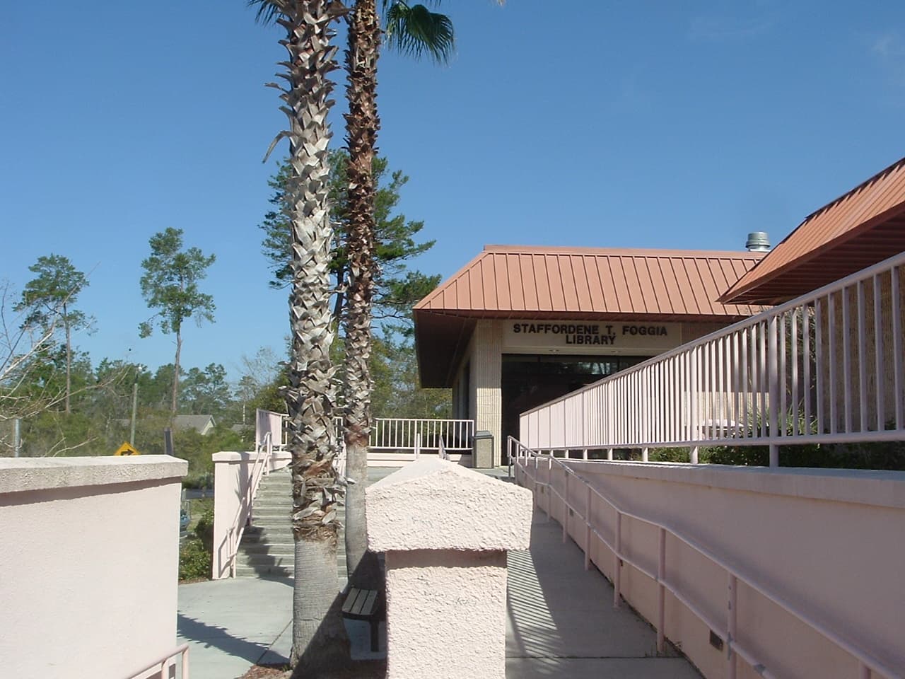 Commissioners Keep West Hernando Library Open, But Reopening Still Waits on AC Repairs